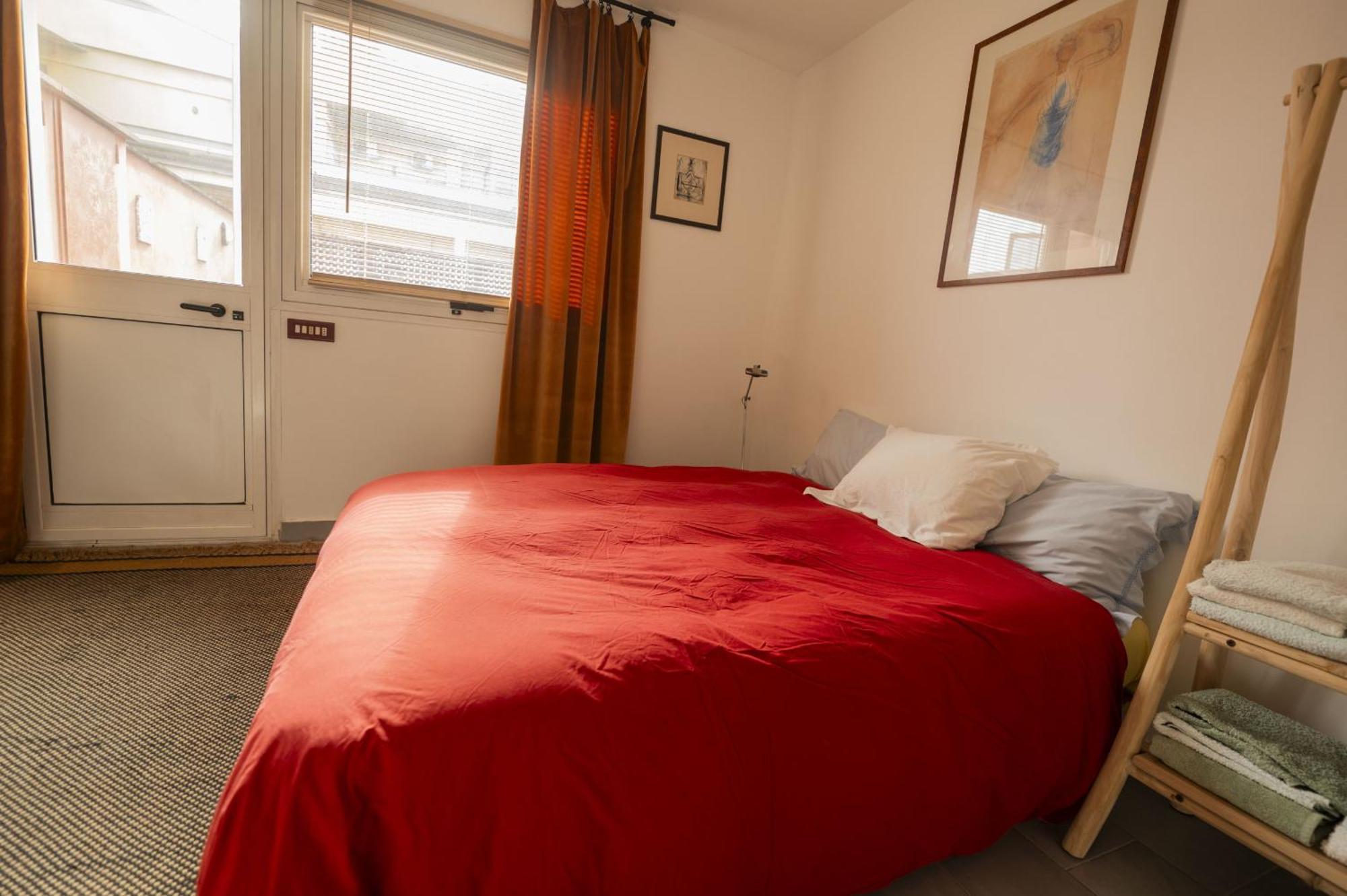 Apartment Romantic Terraced Escape In Elegant Neighbourhood Rom